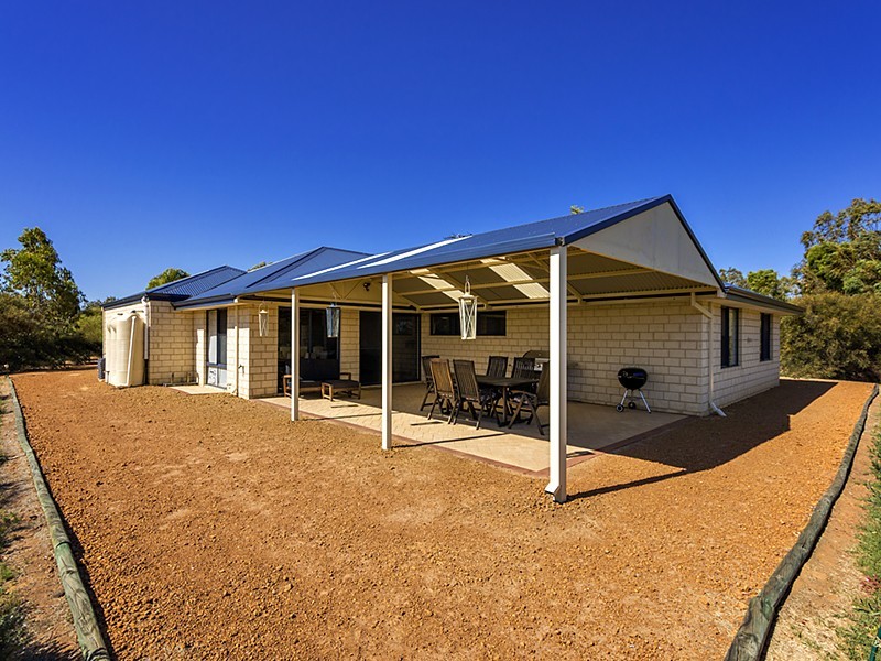 6521 Nangetty-Walkaway Road, Walkaway WA 6528