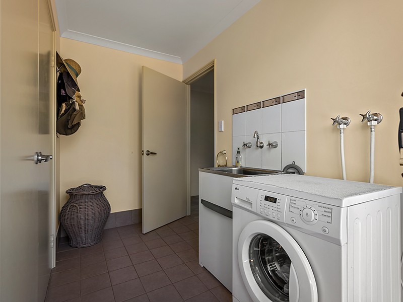 6521 Nangetty-Walkaway Road, Walkaway WA 6528