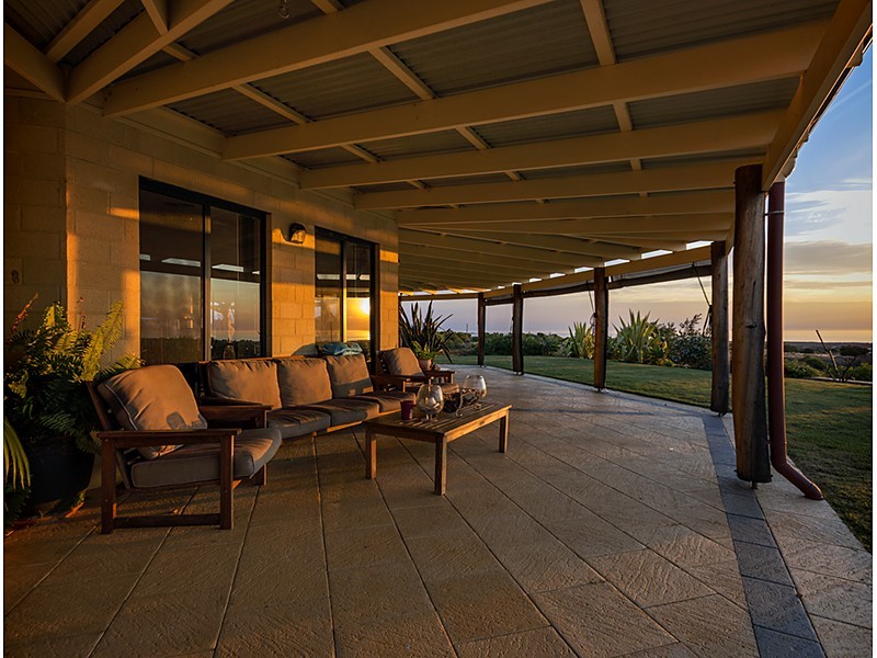 219 Cooper Street, Waggrakine WA 6530