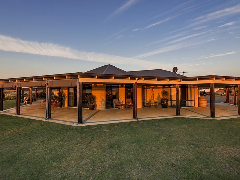 219 Cooper Street, Waggrakine WA 6530