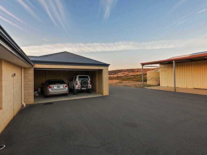 219 Cooper Street, Waggrakine WA 6530