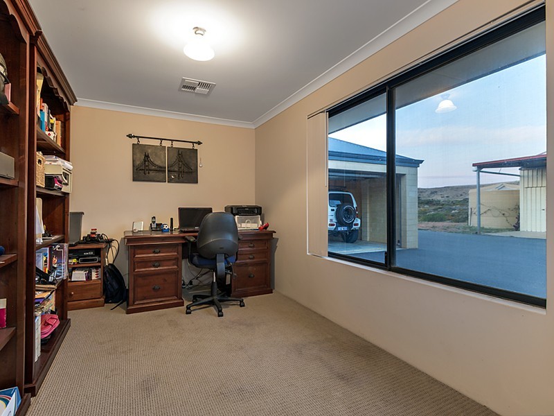 219 Cooper Street, Waggrakine WA 6530