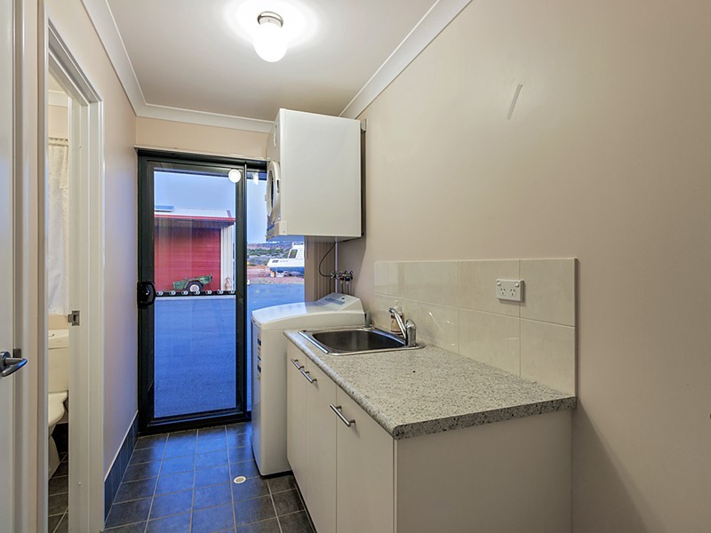 219 Cooper Street, Waggrakine WA 6530