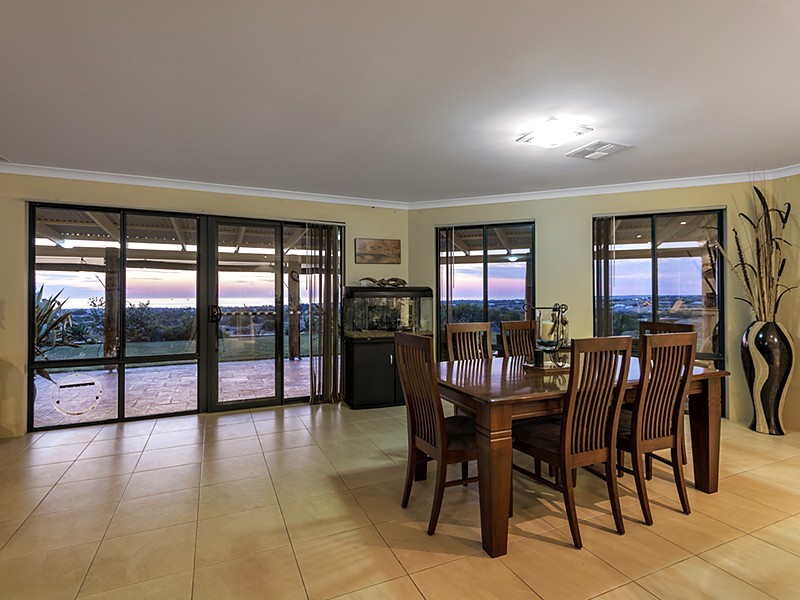 219 Cooper Street, Waggrakine WA 6530