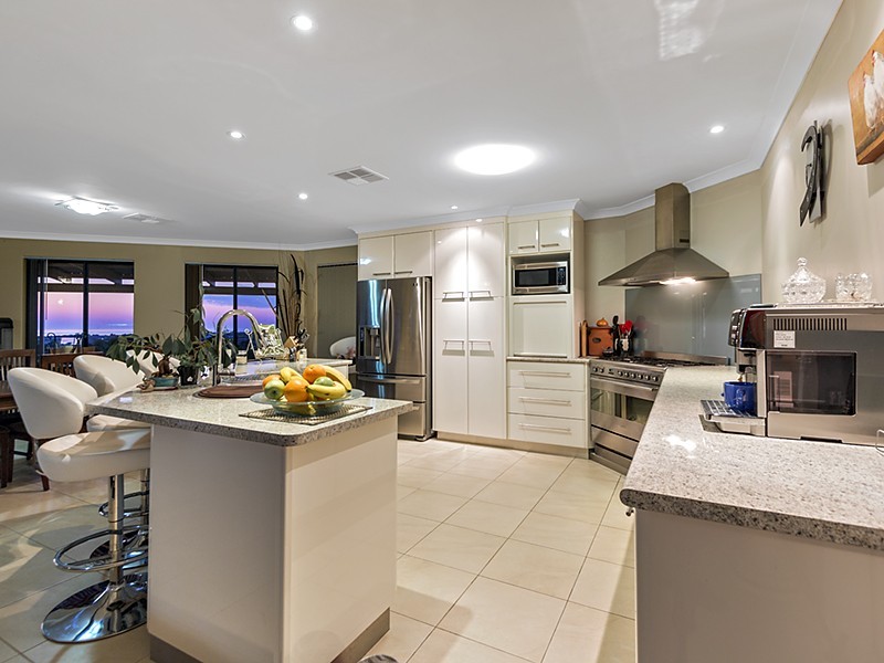 219 Cooper Street, Waggrakine WA 6530