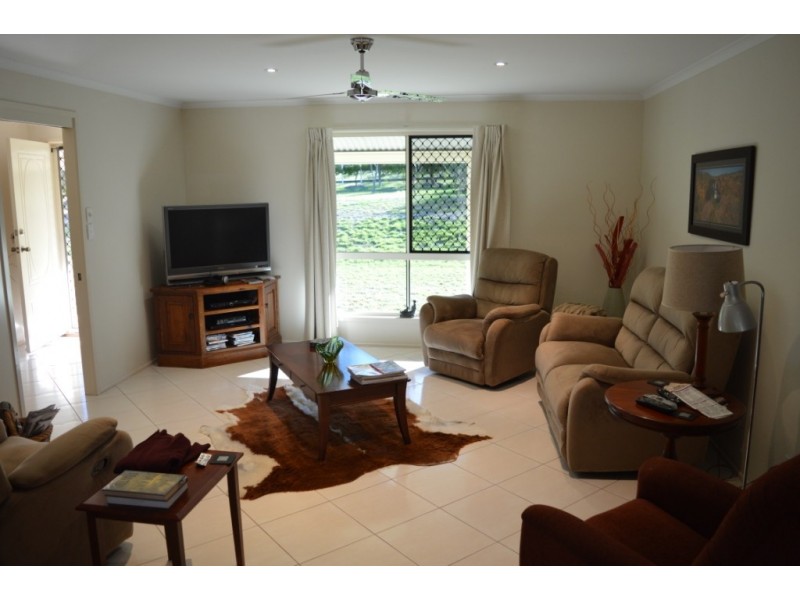 25 Burgess Road, Laidley Heights QLD 4341