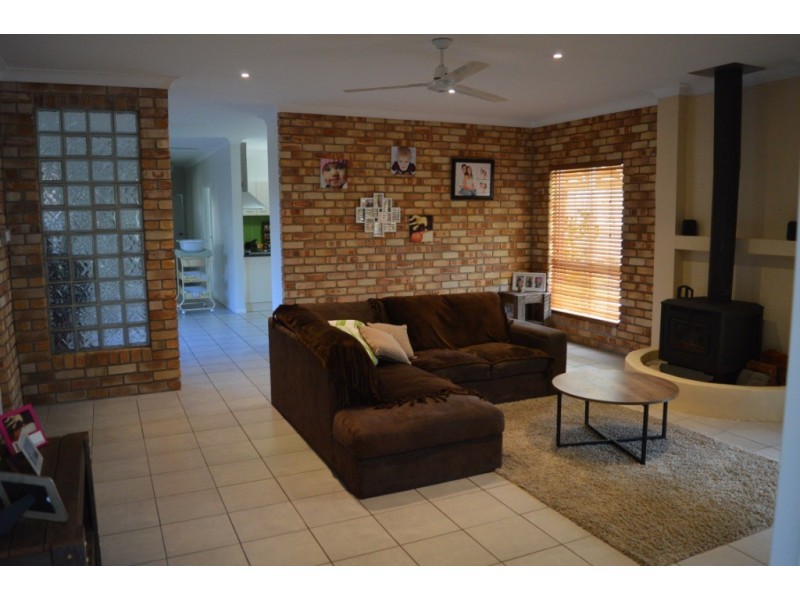 12 Waddington Parade, Plainland QLD 4341