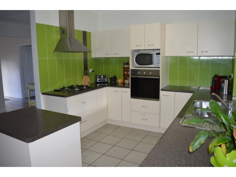 12 Waddington Parade, Plainland QLD 4341