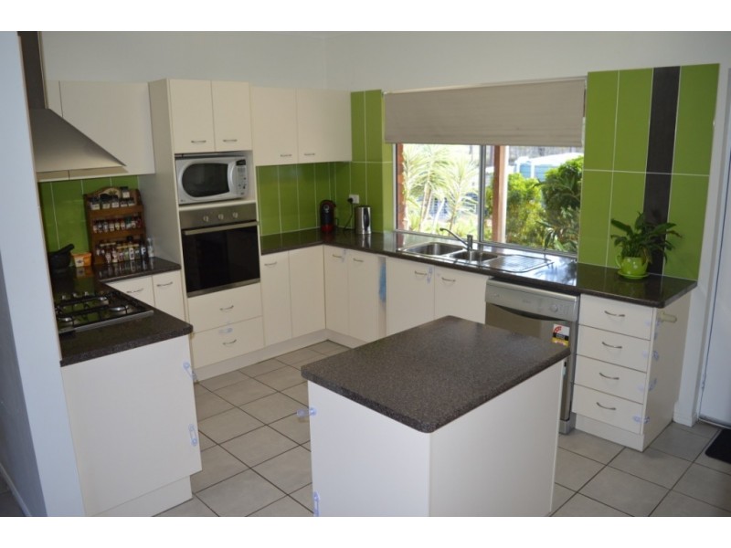 12 Waddington Parade, Plainland QLD 4341