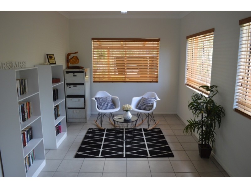 12 Waddington Parade, Plainland QLD 4341
