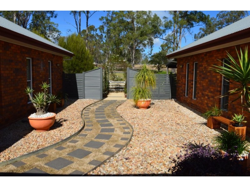 12 Waddington Parade, Plainland QLD 4341