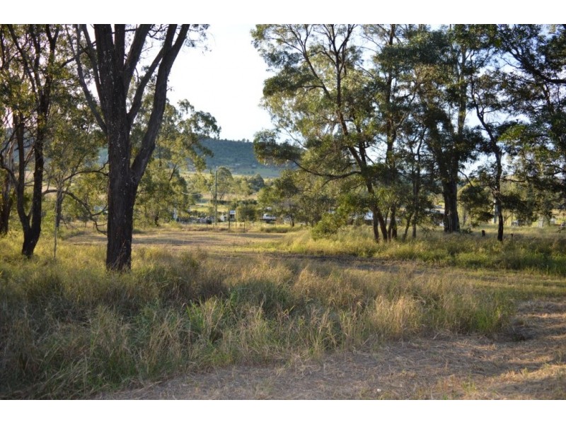 2 Anthony Court, Summerholm QLD 4341