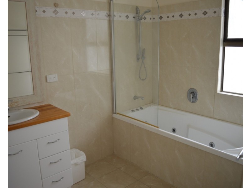 27 Mort Street, Laidley QLD 4341