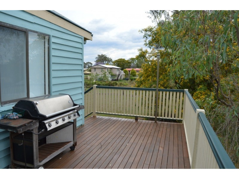 27 Mort Street, Laidley QLD 4341