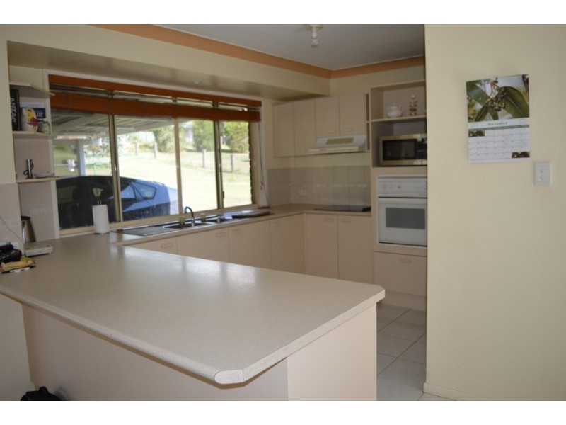 16 Stieler Drive, Plainland QLD 4341