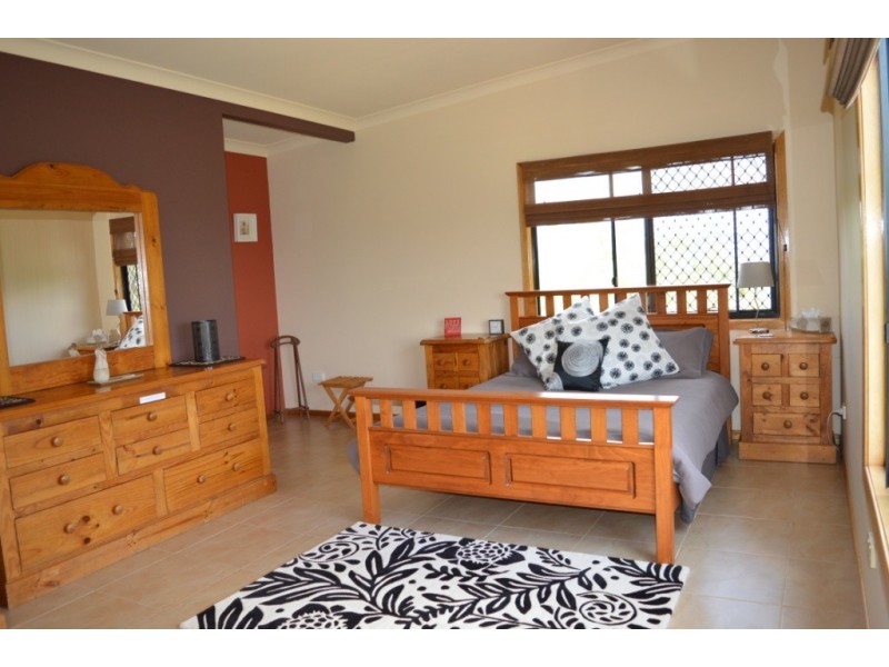 15 Anthony Court, Summerholm QLD 4341