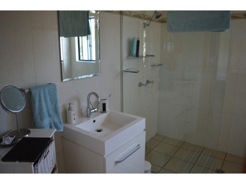 15 Anthony Court, Summerholm QLD 4341