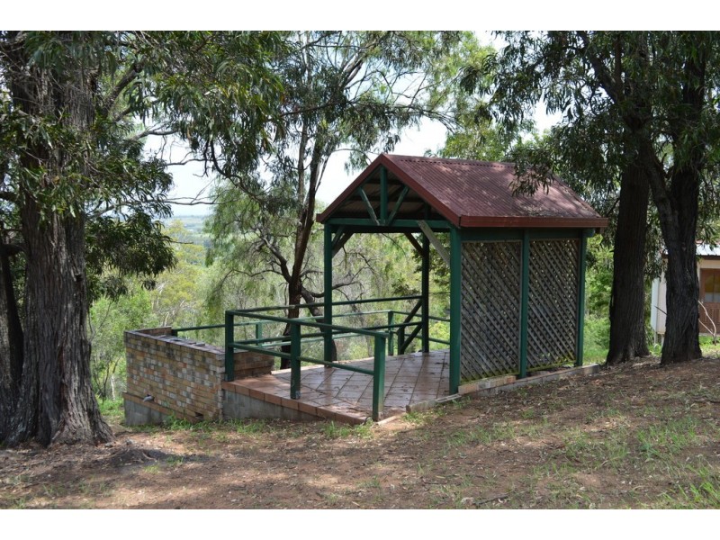 15 Anthony Court, Summerholm QLD 4341