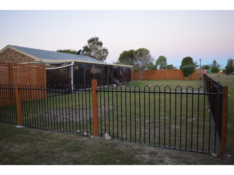 7 Johnson Dr, Lockrose QLD 4342