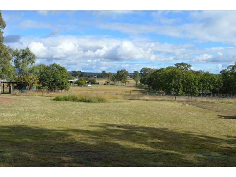 17 Leonard St, Laidley QLD 4341