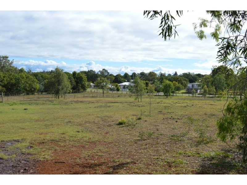 17 Leonard St, Laidley QLD 4341