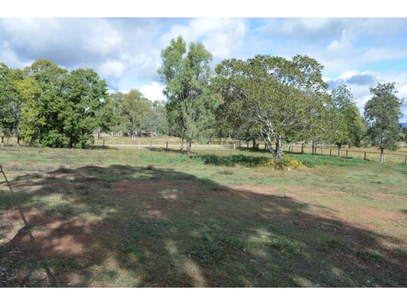 17 Leonard St, Laidley QLD 4341