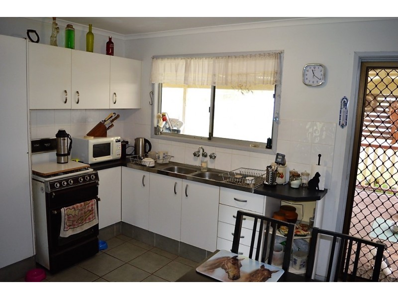 22 Calvin St, Walloon QLD 4306