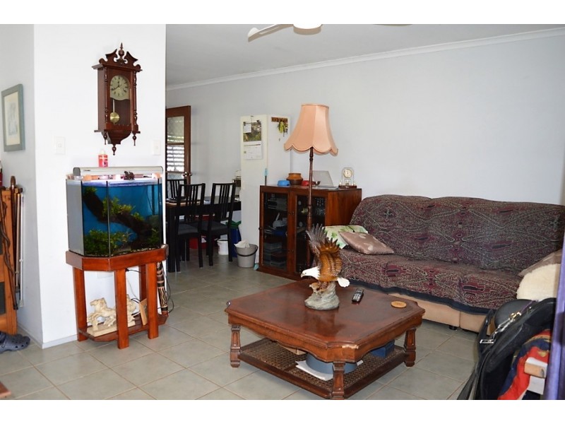 22 Calvin St, Walloon QLD 4306