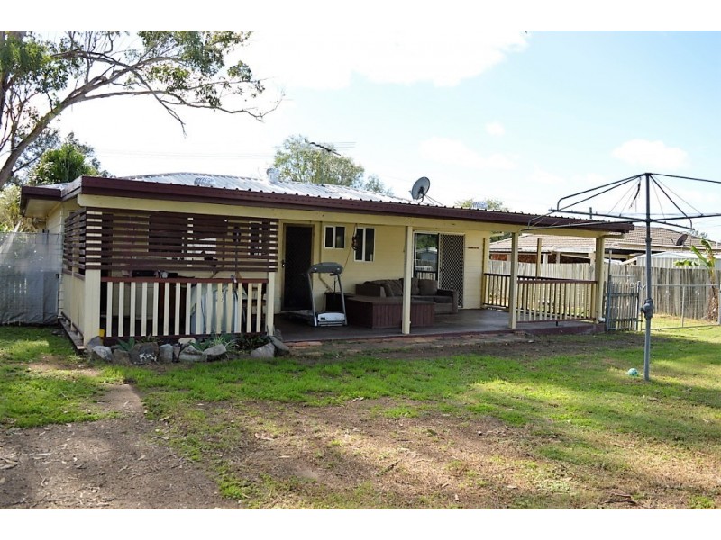 22 Calvin St, Walloon QLD 4306