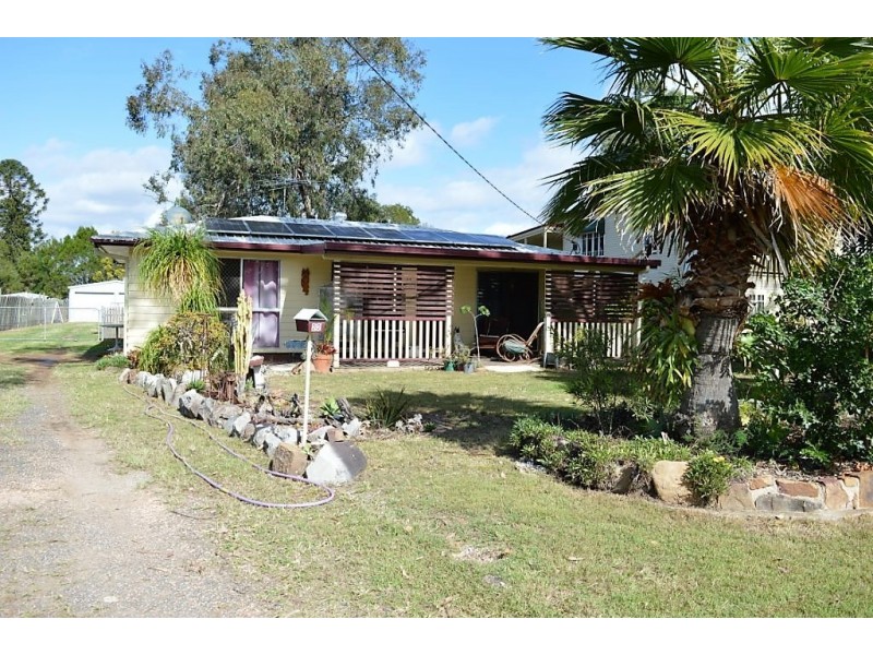 22 Calvin St, Walloon QLD 4306