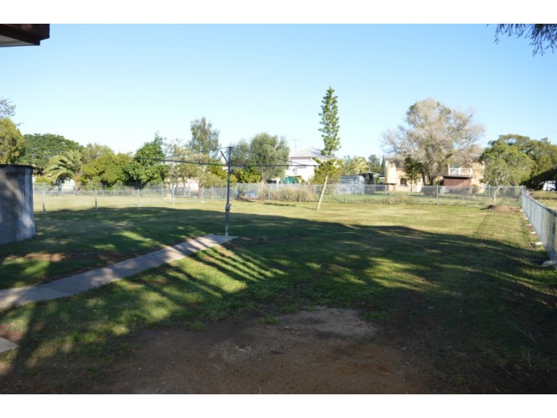 9 Winston St, Laidley QLD 4341