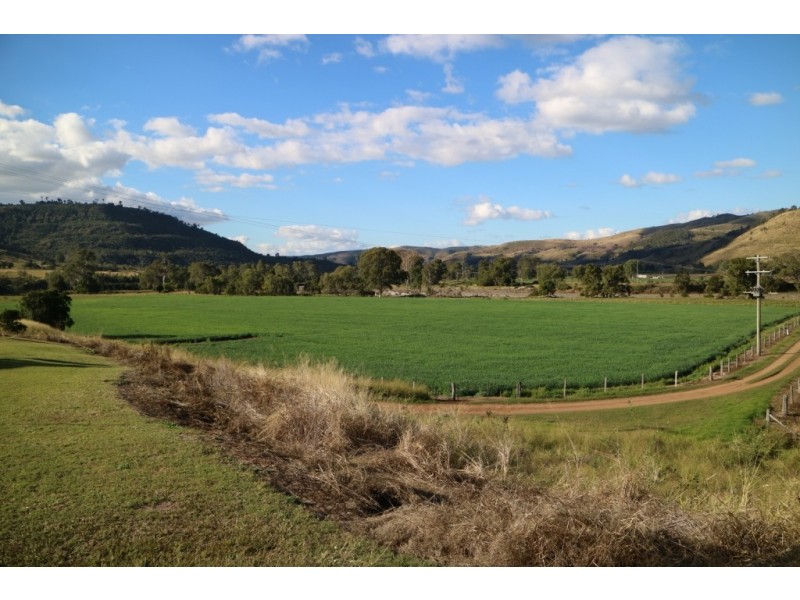 2072 Mt Sylvia Rd, Woodbine QLD 4343