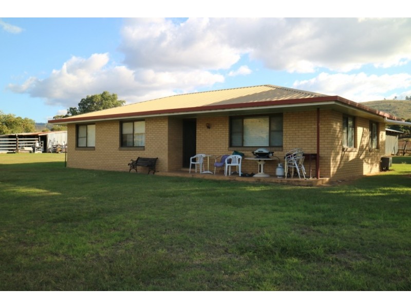 2072 Mt Sylvia Rd, Woodbine QLD 4343