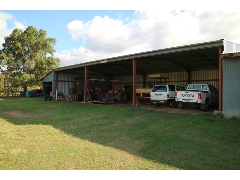 2072 Mt Sylvia Rd, Woodbine QLD 4343