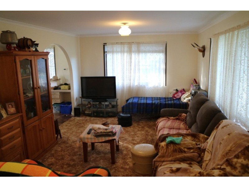 2072 Mt Sylvia Rd, Woodbine QLD 4343