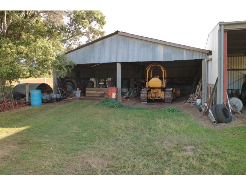 2072 Mt Sylvia Rd, Woodbine QLD 4343