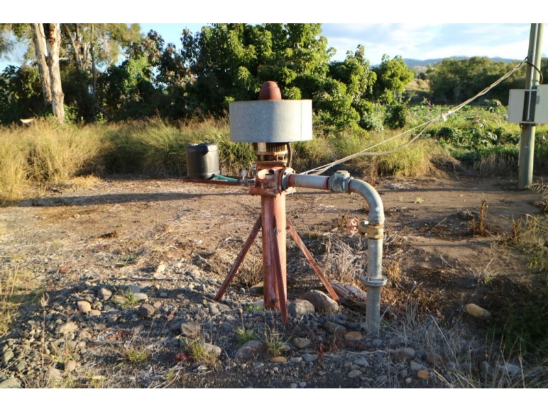 2072 Mt Sylvia Rd, Woodbine QLD 4343