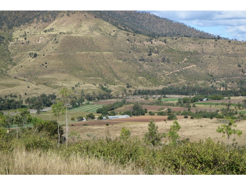 2072 Mt Sylvia Rd, Woodbine QLD 4343