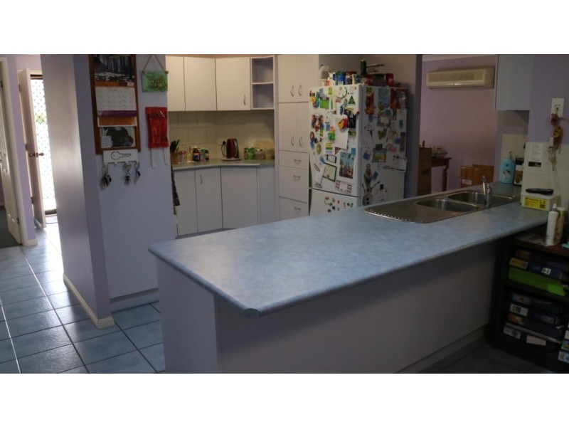 142 Lakes Drive, Laidley Heights QLD 4341