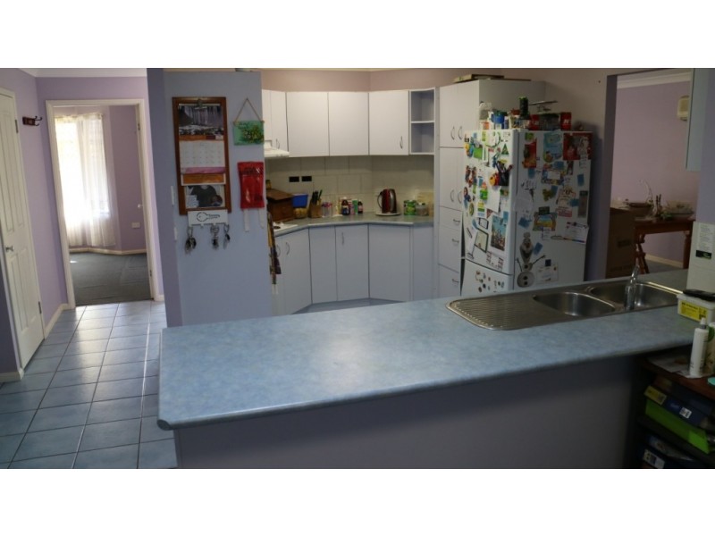 142 Lakes Drive, Laidley Heights QLD 4341