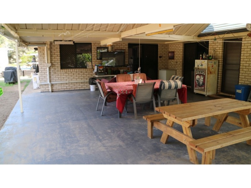 142 Lakes Drive, Laidley Heights QLD 4341