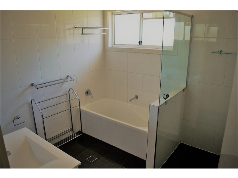 33 Burgess Road, Laidley Heights QLD 4341