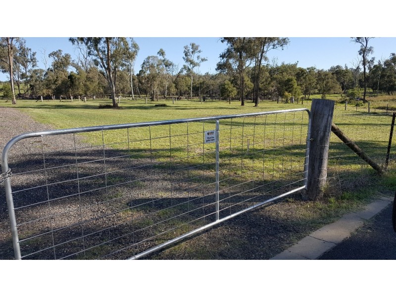 5 Sandy Crt, Laidley Heights QLD 4341