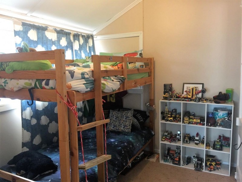 16 Railway St, Forest Hill QLD 4342