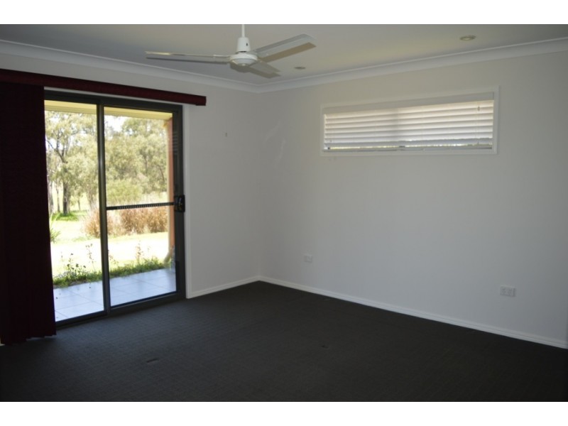 4 Beames Drive, Laidley South QLD 4341