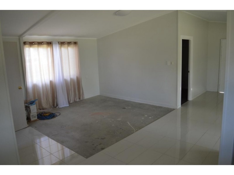 10 Pitt Road, Laidley Heights QLD 4341