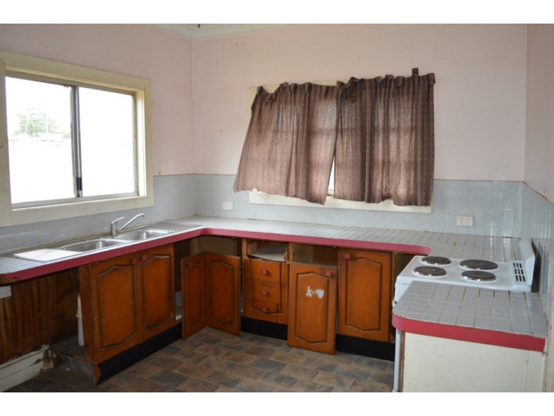 4 Burns Street, Fernvale QLD 4306