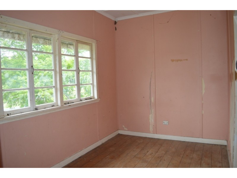 4 Burns Street, Fernvale QLD 4306