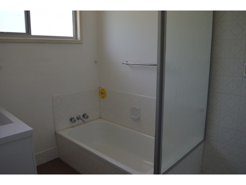 17 Gutt Rd, Regency Downs QLD 4341