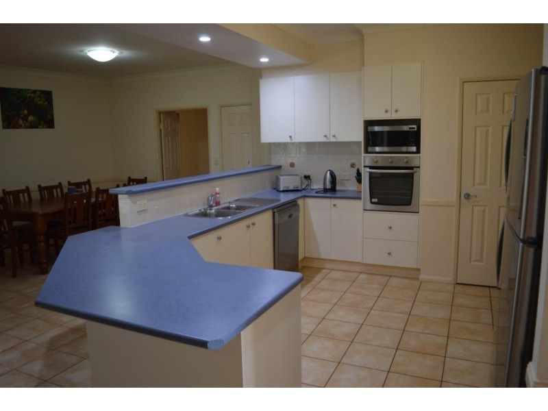 25 Lachlan Way, Placid Hills QLD 4343